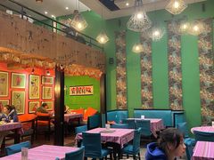 -香巴拉云南餐厅(华莱坞店)