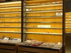 -优医视平价眼镜蔡司依视路折扣工厂店(德胜门店)