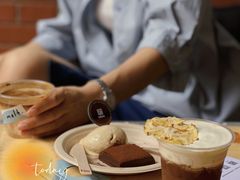 -HUGS coffee(东区店)
