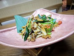 -云海肴·汽锅鸡·云南菜(天山百盛优客店)