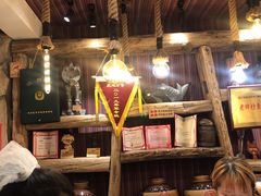 -老牌坊云南鱼豆花火锅(爱建店)