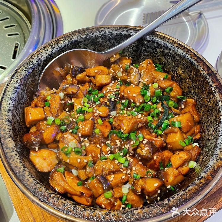 深更半夜就馋这口照烧鸡肉锅巴饭！