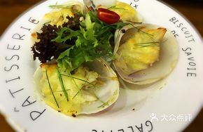 Cheese-Baked Purple Clams