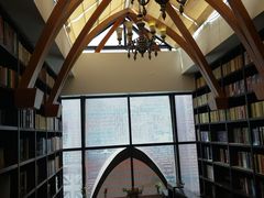 -钟书阁(松江泰晤士小镇店)