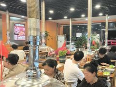 -哈尔滨小酒馆·鲜肉现穿自助烧烤(康新花园店)