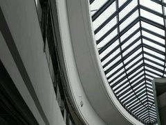 -上海滴水湖皇冠假日酒店