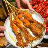 人生建议：一定要带朋友来吃这家的烧烤小龙虾