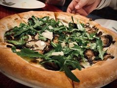 蘑菇披萨-WOLFGANG PUCK KITCHEN & BAR(迪士尼小镇店)