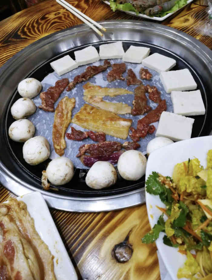 百家兴东北地炉烤肉(江岸区总店)