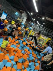 -蹦贝运动中心·蹦床·攀岩·闯关(龙岗店)