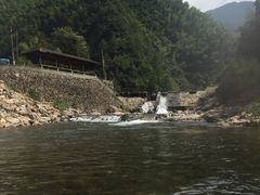 -安吉龙王山峡谷漂流