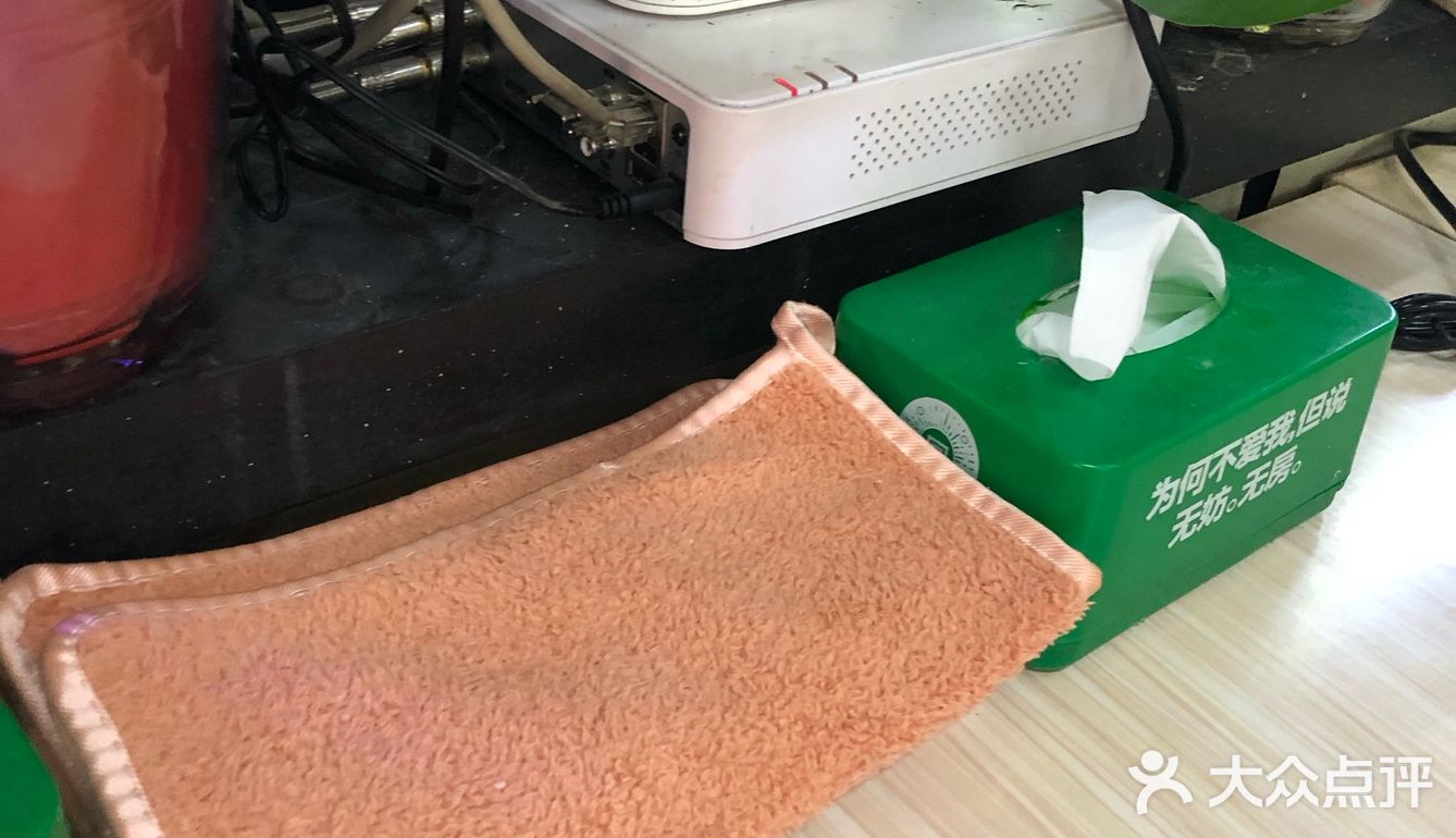 店面位置也特别好找 比较醒目啦
