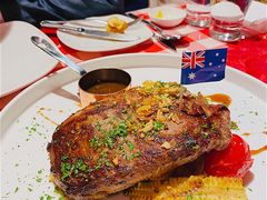 煎牛柳配黑胡椒沙司炒蔬菜-卡本妮法餐厅·北京和平宾馆