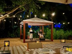 -三亚艾迪逊酒店·海滩烧烤 BARBACOA·现场乐队·浪漫晚餐·烧烤海鲜