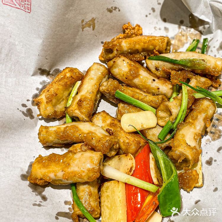 找了几家店最后来到了这家专吃生蚝的店‼️