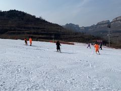 -济南卧虎山滑雪场