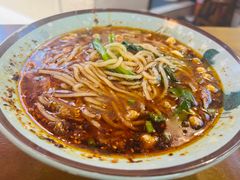 -阿依娘镇店豌杂面(三峡广场店)