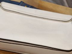 -爱革·洗衣改衣·洗鞋修鞋·洗包修包·奢侈品护理(宝地广场店)