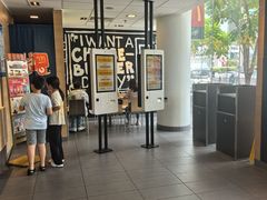 -麦当劳(假日广场店)