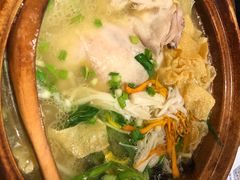 -刀小蛮半只鸡过桥米线(家乐福四元桥店)