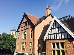 -钟书阁(松江泰晤士小镇店)