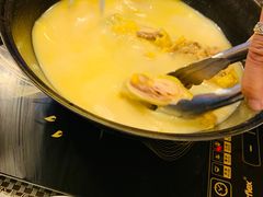 -鲜入围煮花胶鸡海鲜火锅