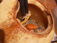 泰式椰皇炖乌鸡汤-陈鹏鹏潮汕菜(宝安机场T3航站楼店)