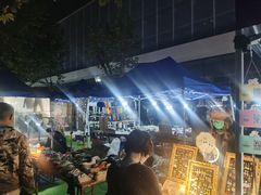 -吴山路夜市