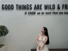 -Chom Cafe and Restaurant