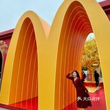 深圳麦当劳发财树下来一个新年新愿望吧！