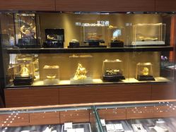 -潮宏基(大商新玛特店)