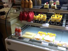 面包甜点陈列柜-沁园(新沙正街店)