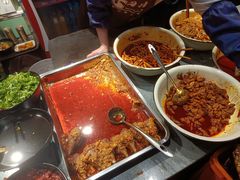 -爆炸头阿姨小四川正宗川味小吃(无任何分店)