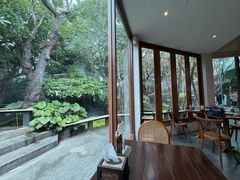 -Chom Cafe and Restaurant