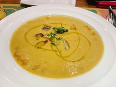 鹰嘴豆泥汤配鲈鱼-安妮意大利餐厅(世贸天阶店)