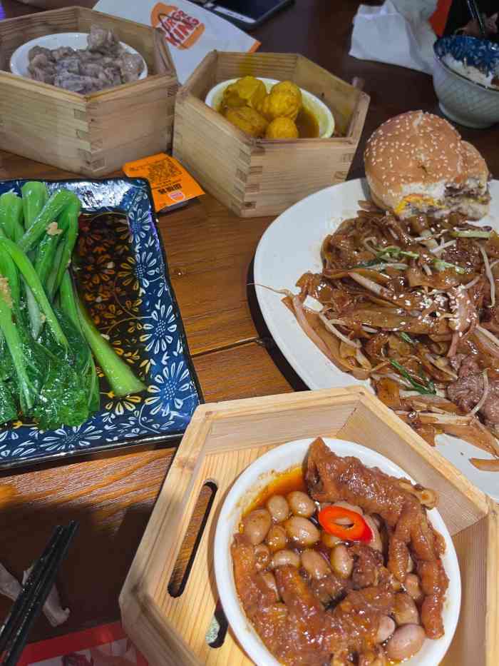 阿菊烧腊(联发天虹店)-"烧鸭饭是必点烤鸡中翅挺香柚子茶还可以.