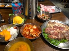 韩式腌猪王排-·缸桶屋·韩式牛肋条自助烤肉(西湖D11店)
