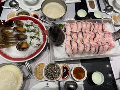 -红鼎豆捞·非遗鲍皇汤火锅(宝丰路店)