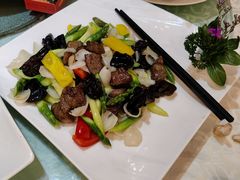 火龙果牛仔粒-御满江海鲜酒家(洛溪新城店)
