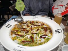 老坛酸菜鲈鱼-渔语鱼新川菜Bistro(万象天地店)
