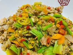 野山椒炒牛肉-唐伯虎新派湘菜馆(石夏时代广场店)