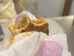 -麦当劳(上海虹桥站30B检票口楼上)