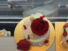 -花花卷卷·鲜食蛋糕(静安久光百货店)