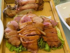 脆皮德国咸猪手-江南村酒家