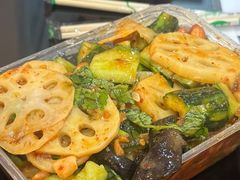 凉拌三鲜-水牛奶皇后糖水铺