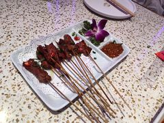 -小董哥烤串·爆汁大油边(故宫店)