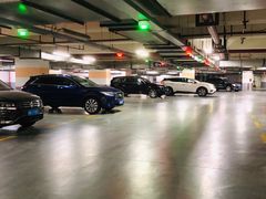 -百联又一城停车场