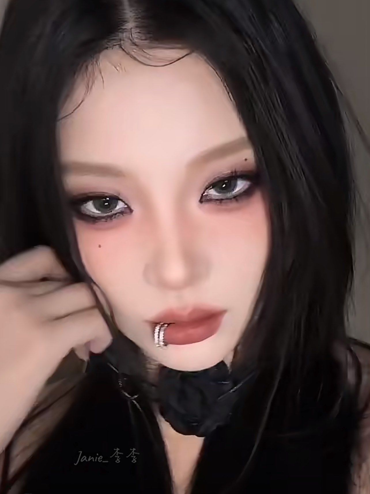 微醺厌世小烟熏眼妆