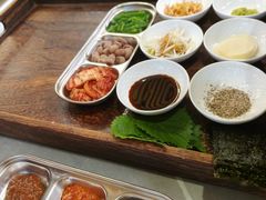 -围炉肉舍•炭烤活鳗•丹东海鲜烤肉(步行街店)