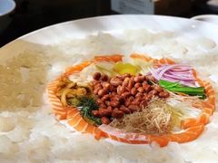 三文鱼鱼生捞起-猪肉婆私房菜(容桂总店)